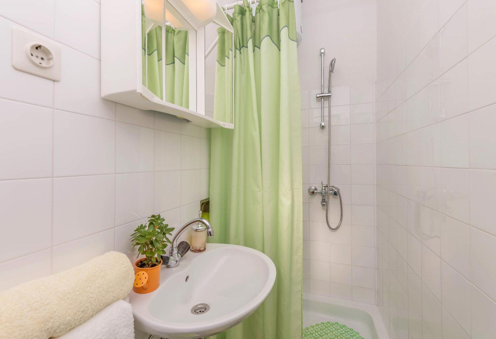 Apartments Luce Baška Voda Pokoj fotografie