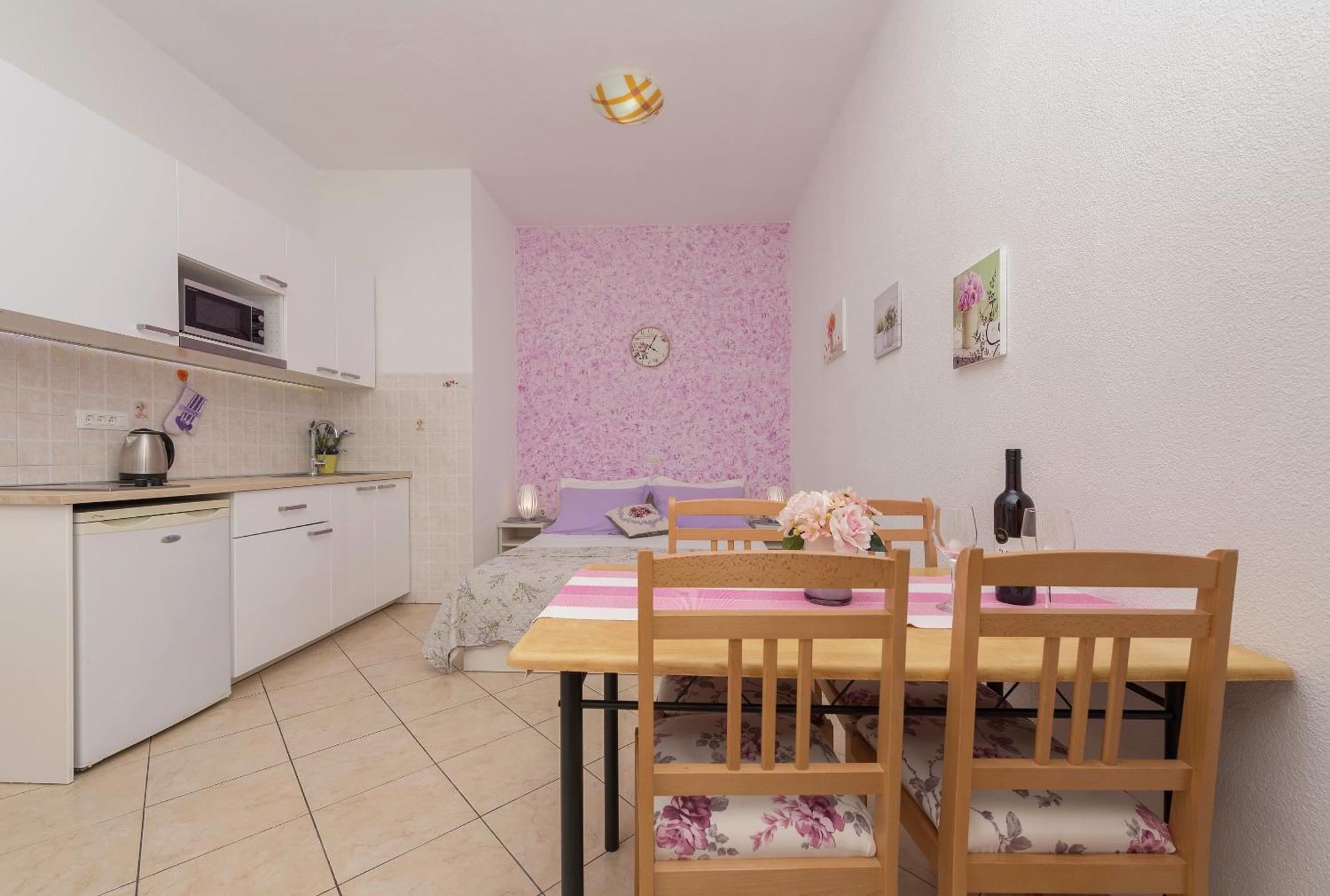 Apartments Luce Baška Voda Pokoj fotografie