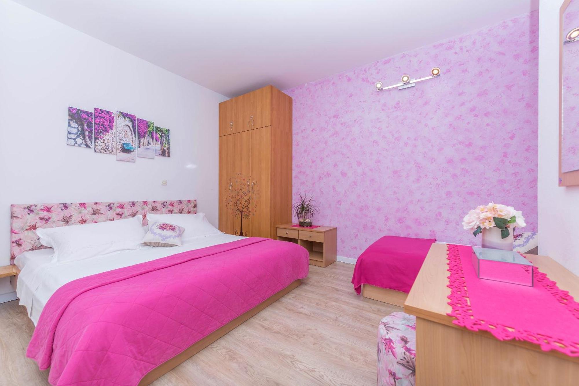 Apartments Luce Baška Voda Pokoj fotografie