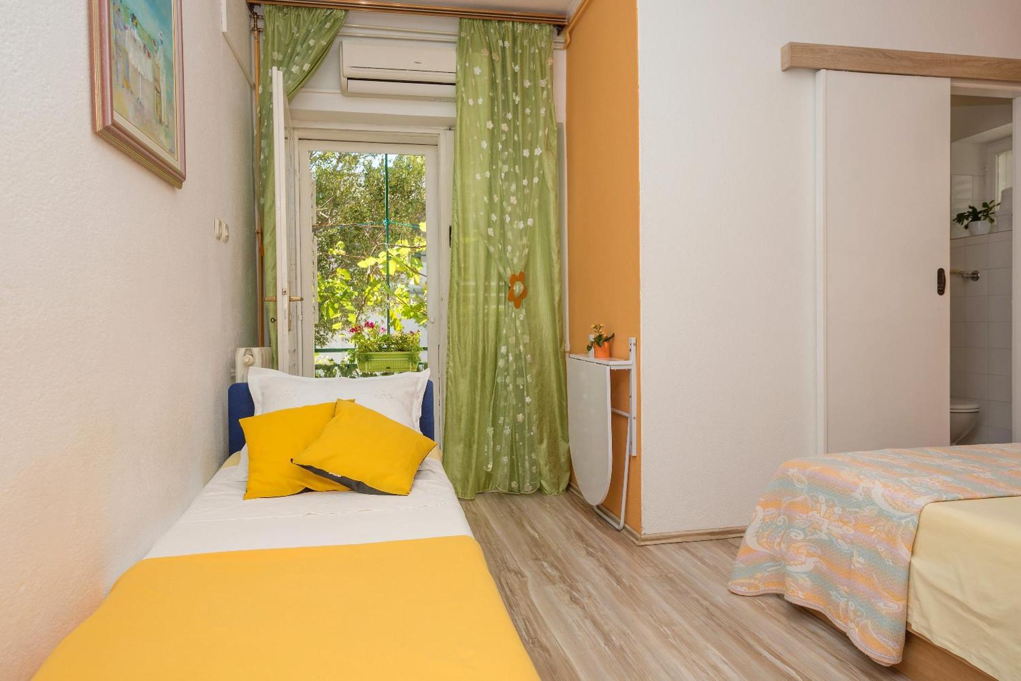 Apartments Luce Baška Voda Pokoj fotografie