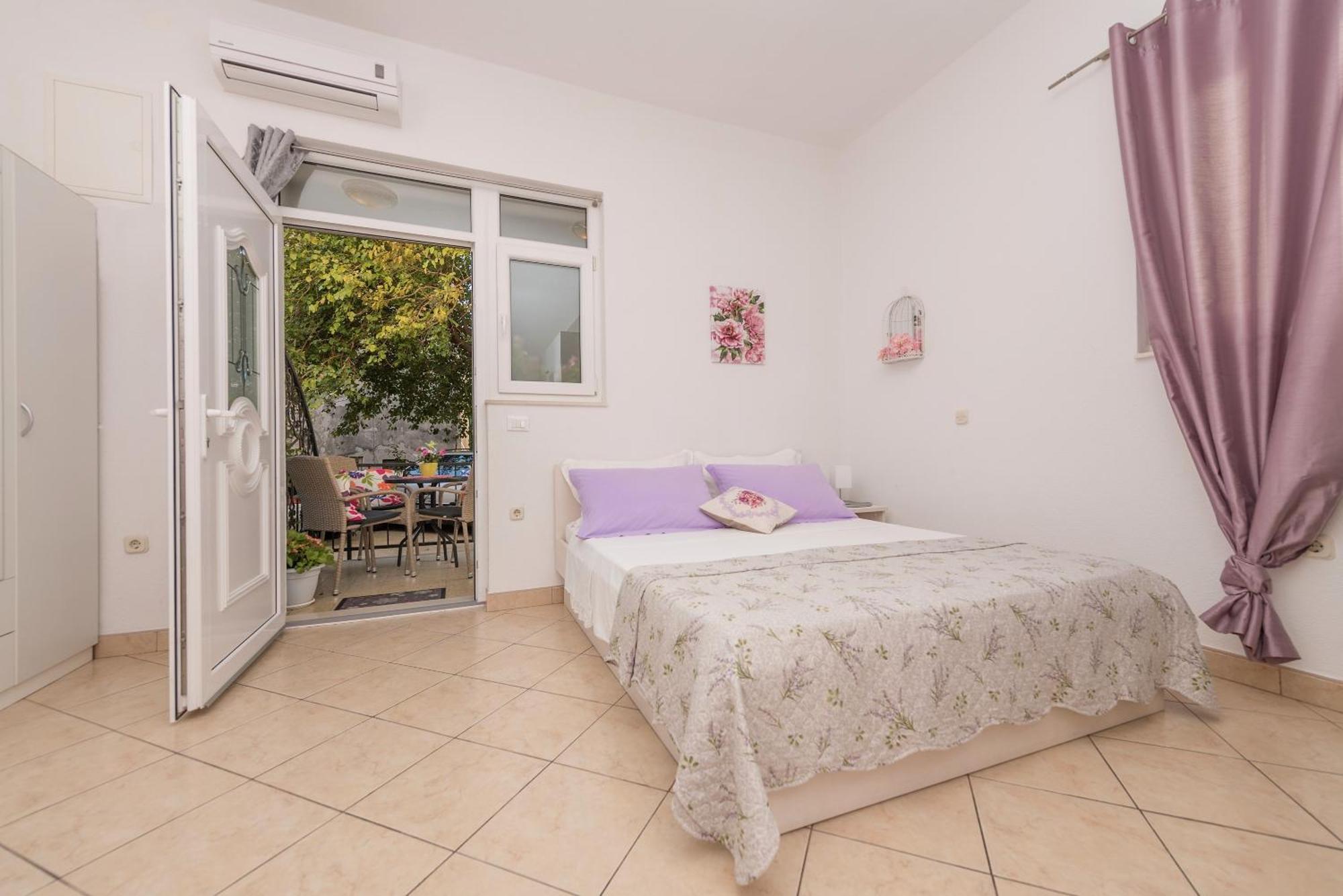 Apartments Luce Baška Voda Pokoj fotografie