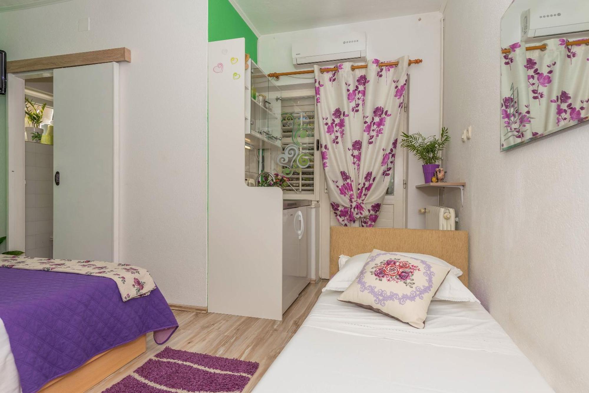 Apartments Luce Baška Voda Pokoj fotografie