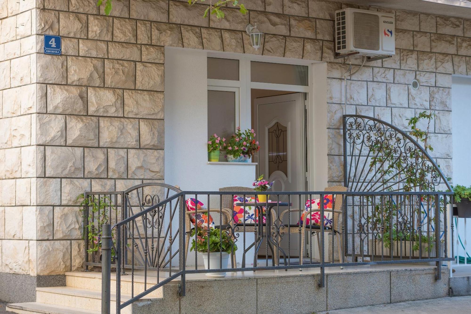 Apartments Luce Baška Voda Pokoj fotografie